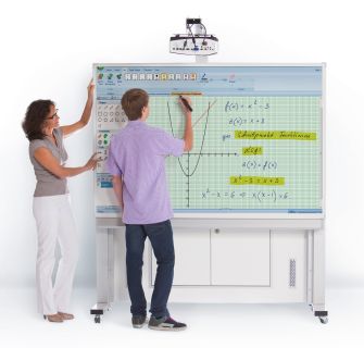 Schulunterricht mit interaktivem Whiteboard: Obwohl die Tafel schon oft totgesagt wurde, ist sie in deutschen Klassenzimmern nach wie vor quicklebendig (Foto: Benq)
