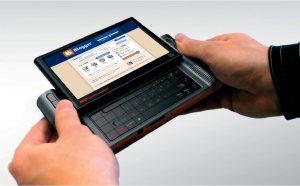 Ein Mobile Internet Device rangiert größenmäßig irgendwo zwischen PDA und Mini-Notebook (Bild: Intel).