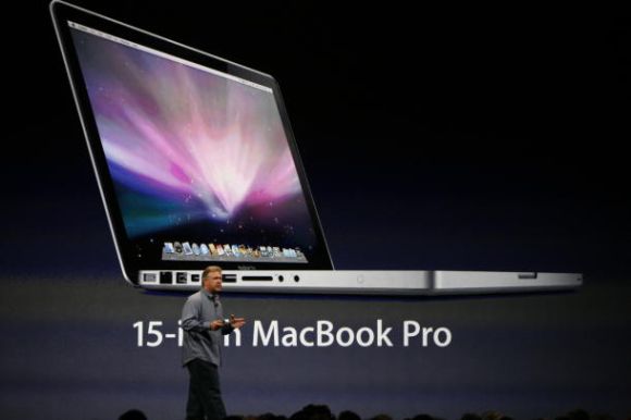 Apples neues Macbook Pro mit 15-Zoll-Display kostet bis zu 100 Euro weniger als sein Vorgänger (Bild: James Martin/CNET).
