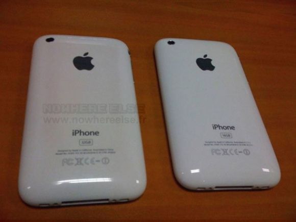 Einige Besitzer eines weißen iPhone 3G S berichten von Verfärbungen auf der Rückseite des Gehäuses (Bild: Nowhereelse.fr).
