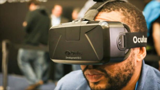 Knurre Kontrakt skitse Facebook kauft Virtual-Reality-Spezialisten Oculus VR für 2 Milliarden  Dollar | ZDNet.de
