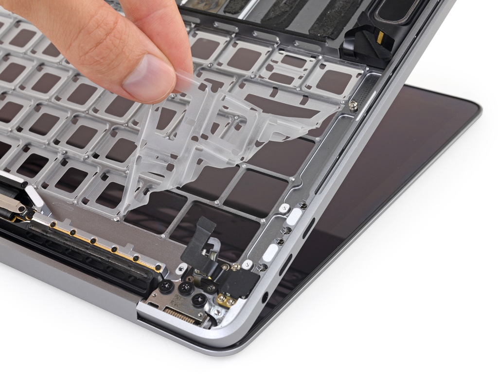 Macbook Pro 18 Staubschutz Der Tastatur Gegen Sand Wirkungslos Zdnet De